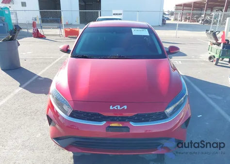 2024 Kia Forte Lxs z USA, uszkodzony, nr VIN 3KPF24ADXRE805599